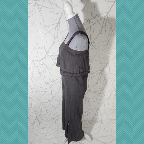 Charli Gray Crinkle Fabric Tiered Sleeveless Maxi Dress - Picture 3 of 5
